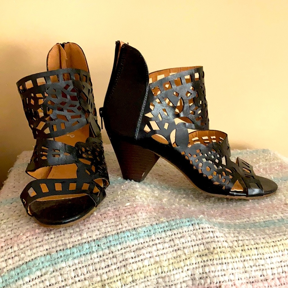 LAST CALL NY VIP black cut-out booties